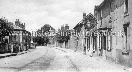 The White Bear Public House and Post Office, High Road, Broxbourne, Herts. c.1904